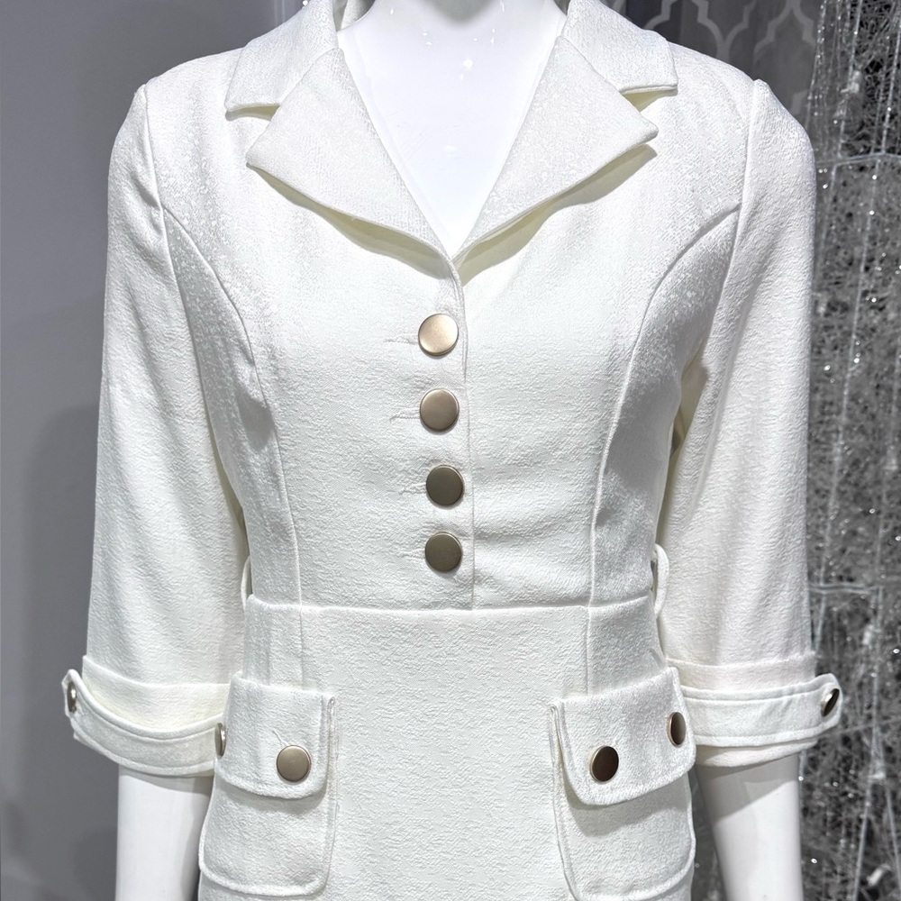 🆕🤍 Off-White Button-Down Dress - Picture 4 of 16